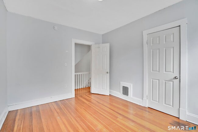 Building Photo - 42 Hartford Ave