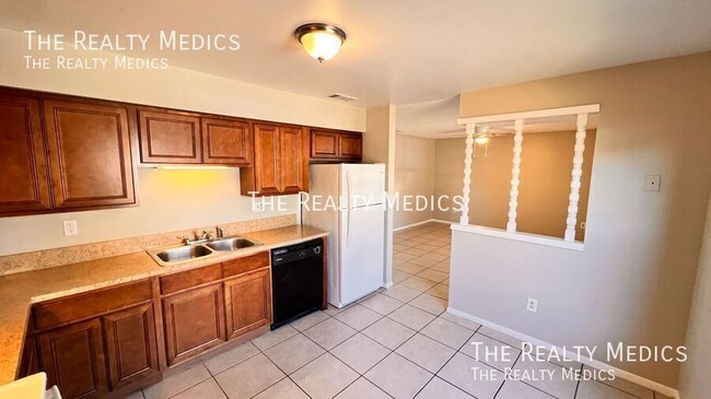 Building Photo - 5520 Charleston St