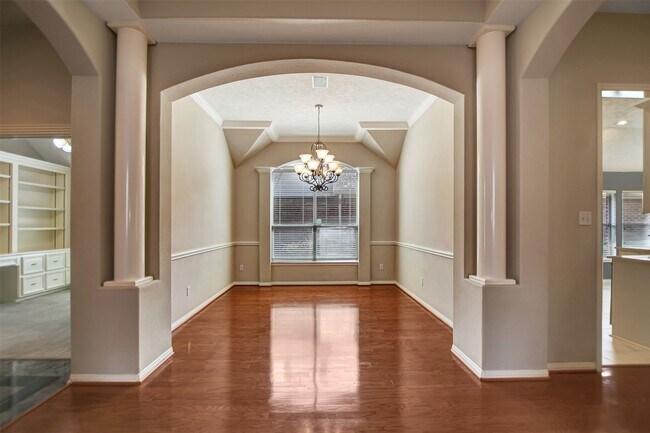 Building Photo - 1110 Parkhaven Ln