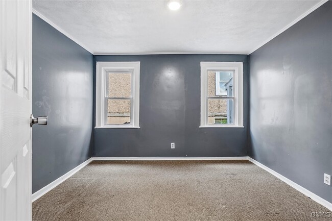 Building Photo - 811 1st N St