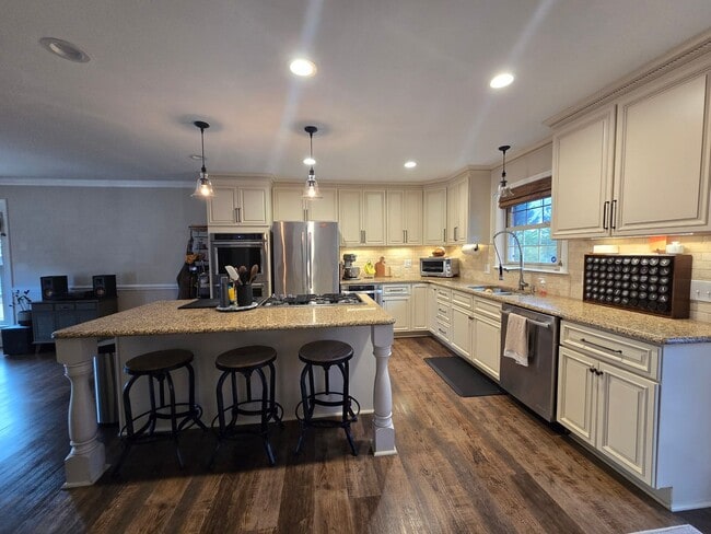 Building Photo - 409 N Fulton St