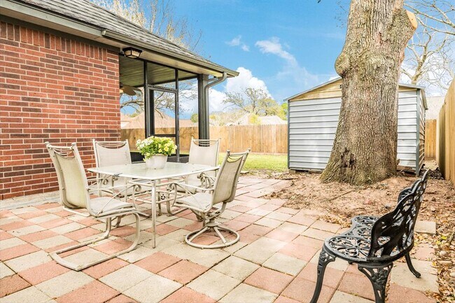 Building Photo - 112 Portulaca St