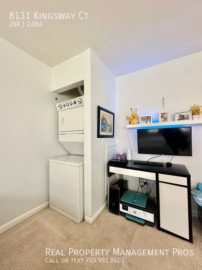 Building Photo - 8131 Kingsway Ct