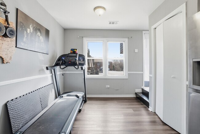 Building Photo - 12738 Kenneth Ave