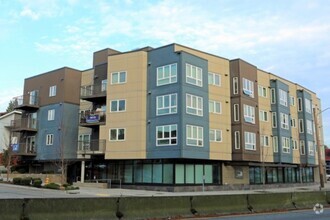 Building Photo - Green Lake Tyee (The Clarke)