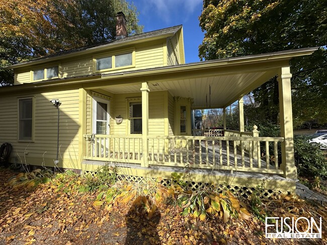 Building Photo - Spacious 3-Bedroom Home Close to UVM Medic...