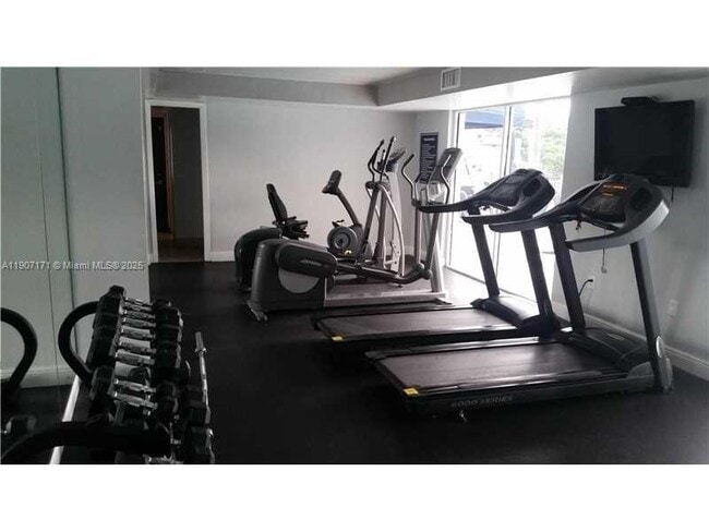 Building Photo - 1720 NW N River Dr