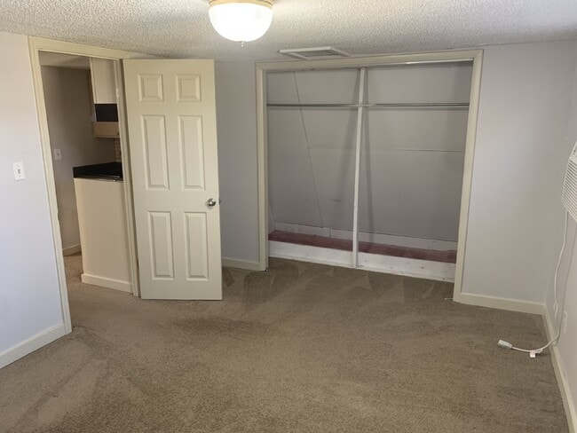 Building Photo - Charming 1-Bedroom Retreat in Vibrant Nash...