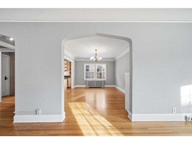 Building Photo - 3540 Irving Ave S