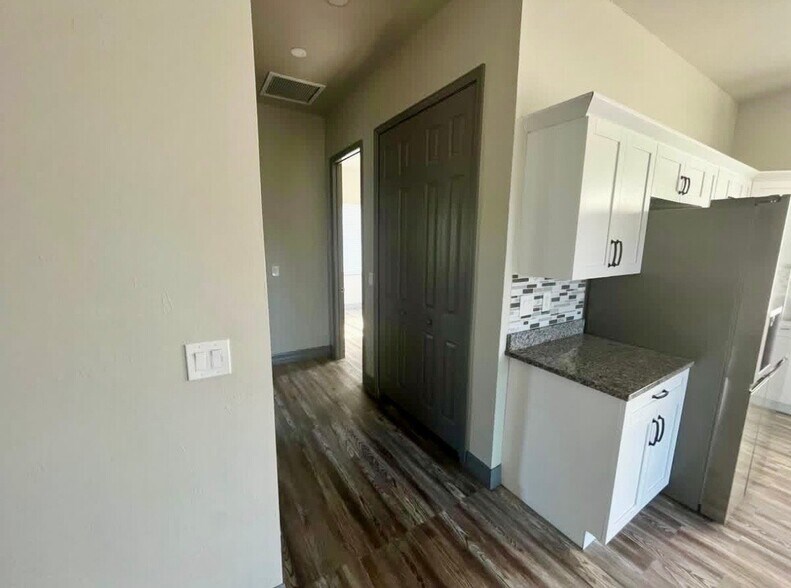 Building Photo - 5593 Briarcliff Rd