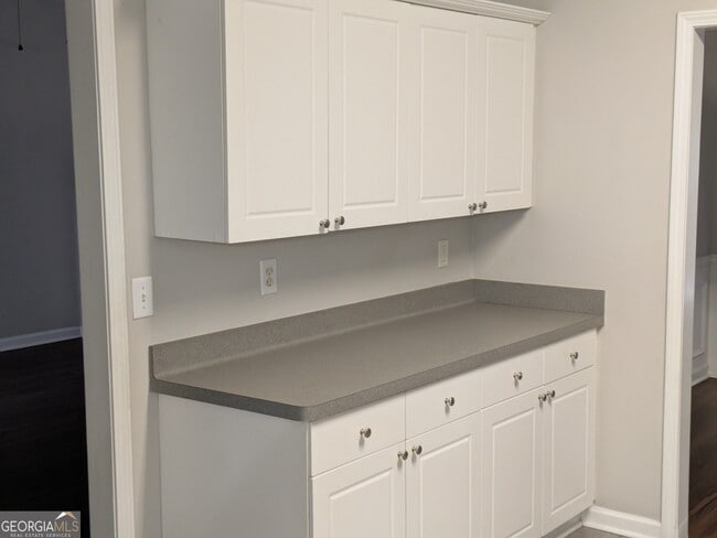 Building Photo - 1422 Fountain View Dr