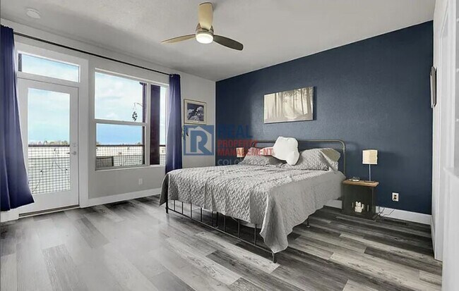 Building Photo - 7040 W Alaska Dr