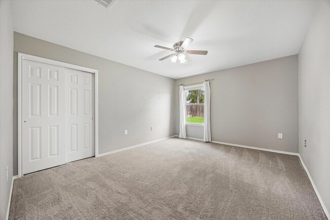 Building Photo - 9025 Sun Shower Bend