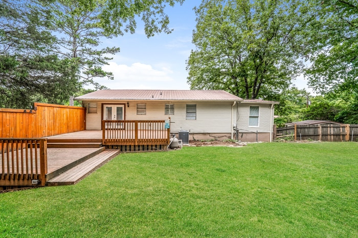 Building Photo - 2604 Hickory Ln