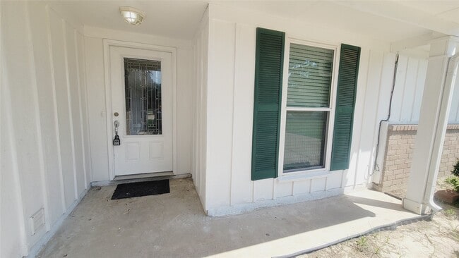 Building Photo - 16002 Maple Acres Ct