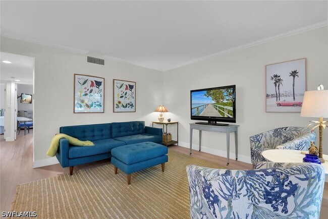 Building Photo - 3200 Gulf Shore Blvd N