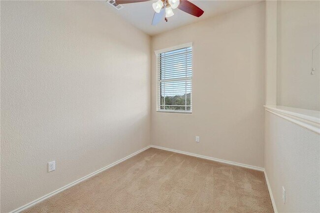Building Photo - 1709 Woodvista Pl