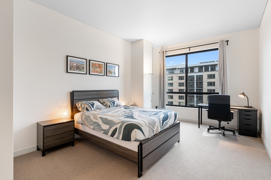 Building Photo - 922 NW 11th Ave