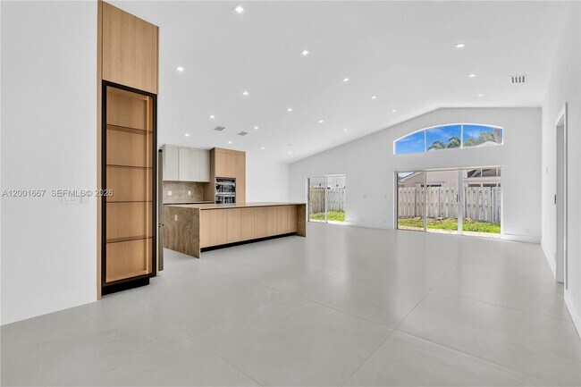 Building Photo - 4967 SW 32nd Way