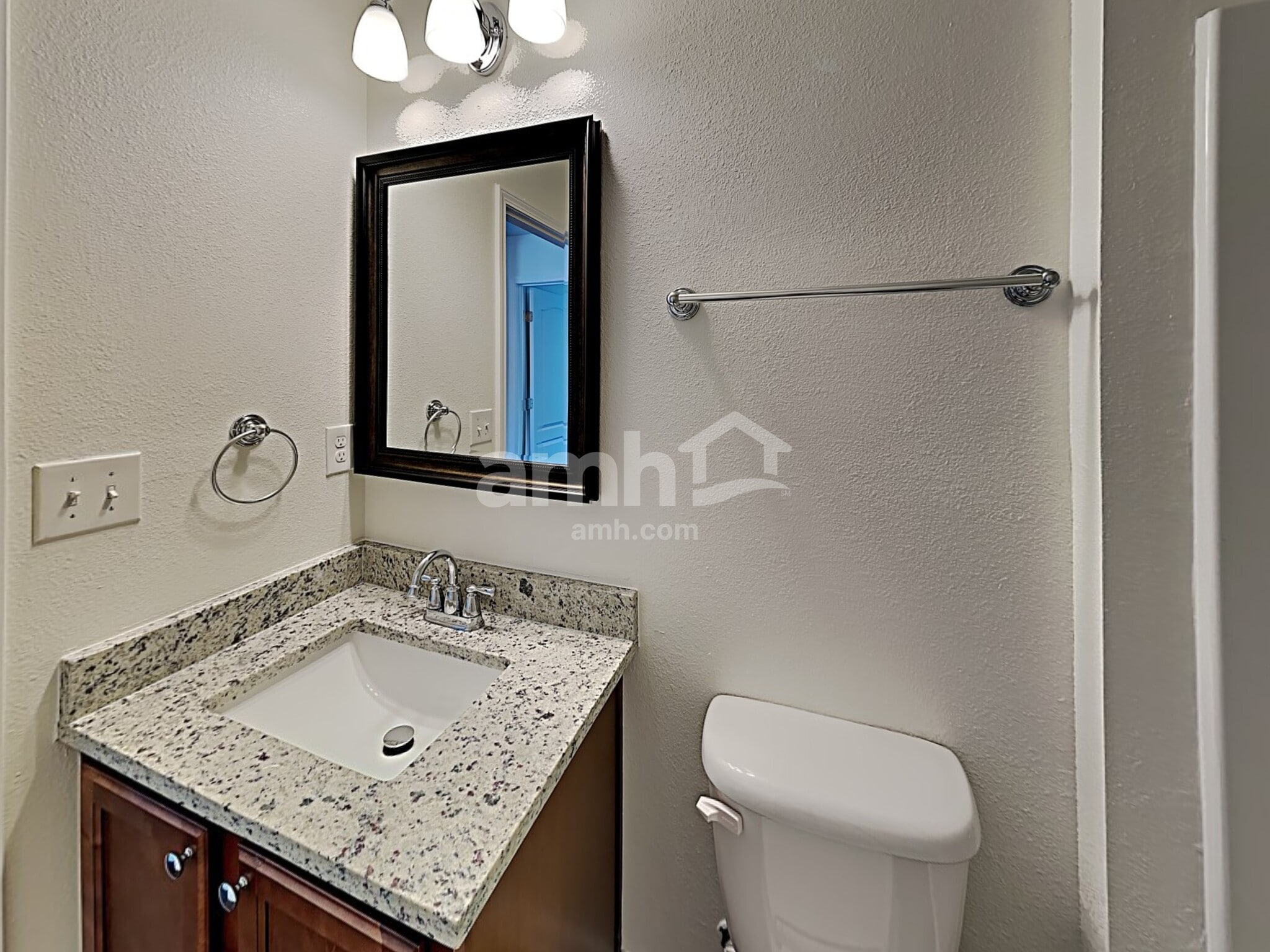 Building Photo - 2066 Tyson Lake Dr