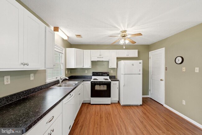 Building Photo - 504 Tudor Dr
