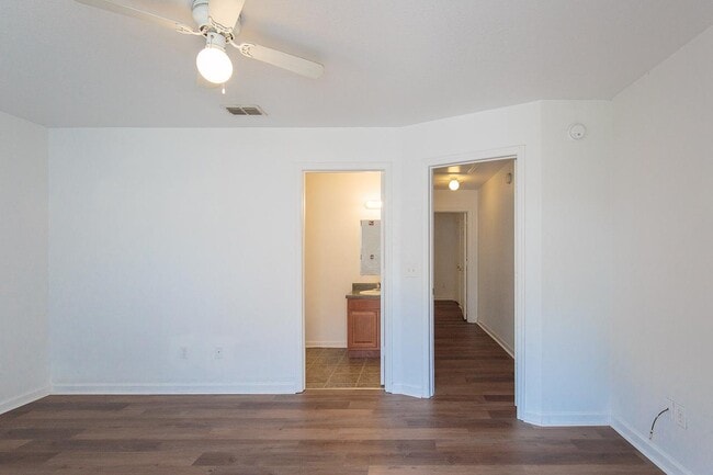 Building Photo - 726 W Georgia St