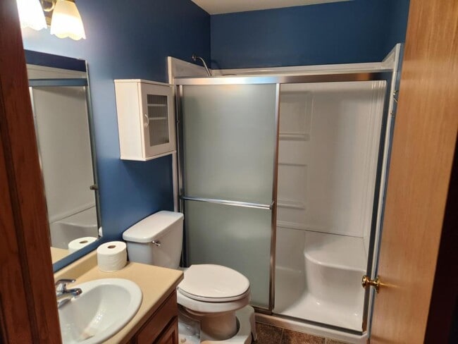 Building Photo - 336 Woodridge Pl