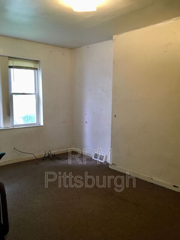 Building Photo - 355 Semple St