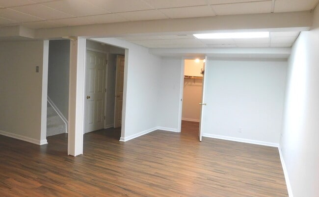 Building Photo - 1645 Hilton Head Dr