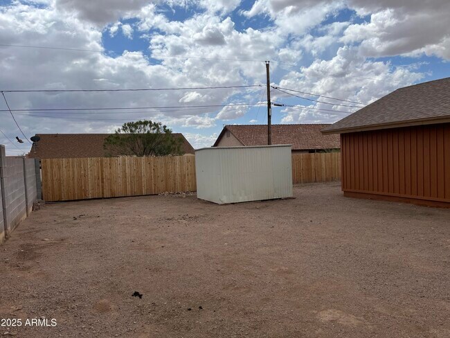 Building Photo - 10261 E La Palma Ave
