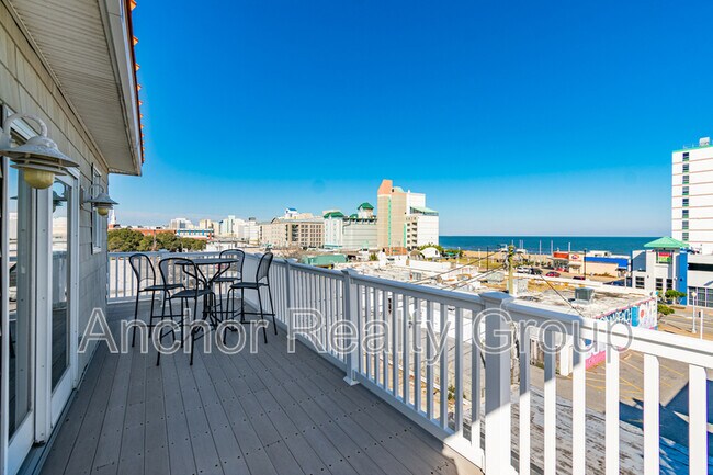 Building Photo - 217 16th St