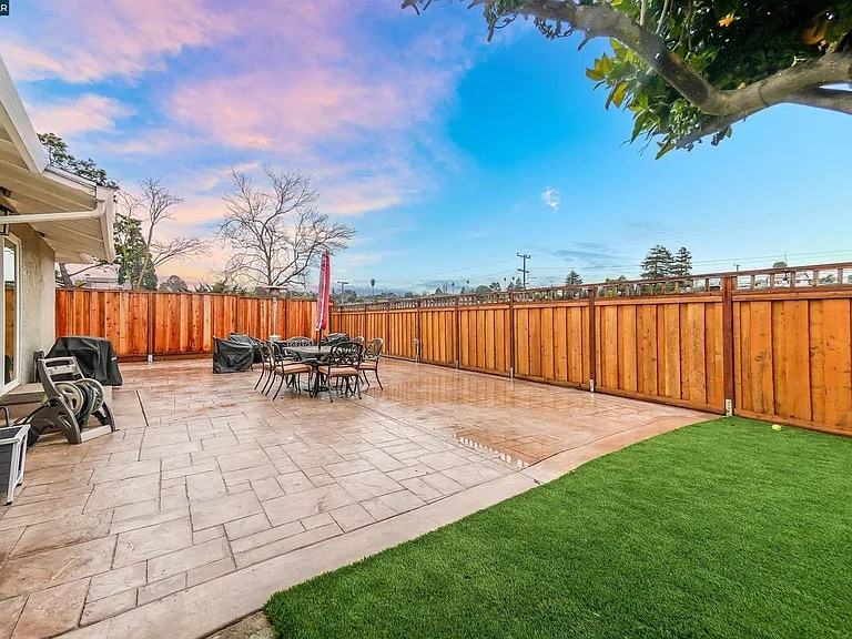 Building Photo - 2697 Limerick Rd