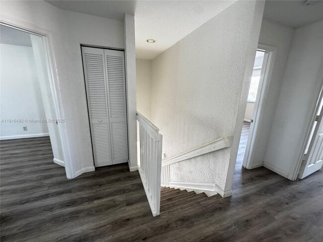 Building Photo - 1007 Bamboo Ln