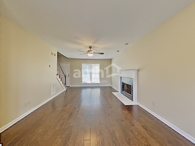 Building Photo - 104 Sunset Dr