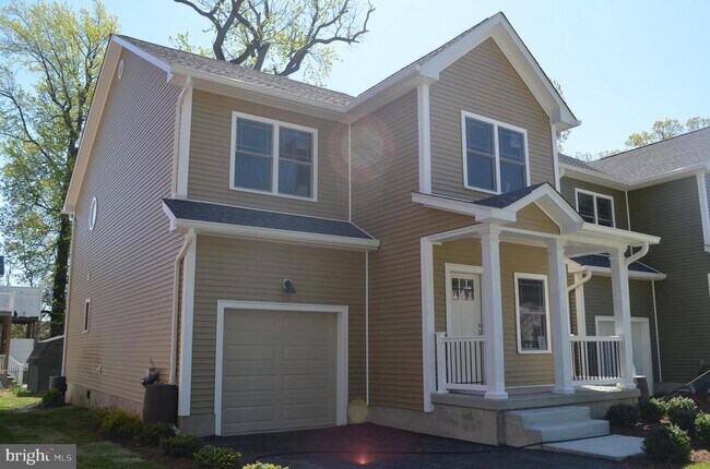 Building Photo - 8927 Erie Ave