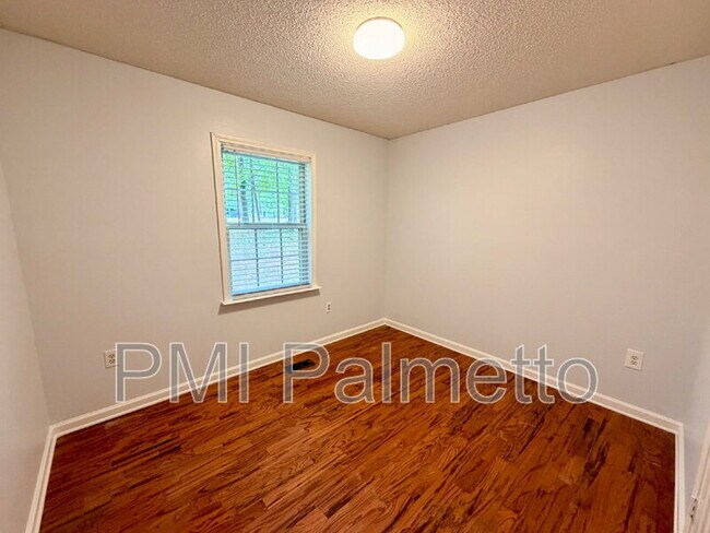 Building Photo - 119 Chatham Forest Cir