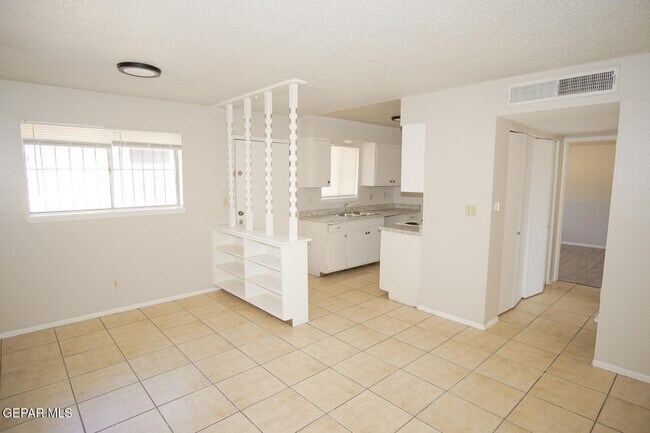 Building Photo - 5233 Carousel Dr