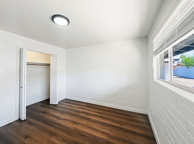 Building Photo - 3020 E Yale St