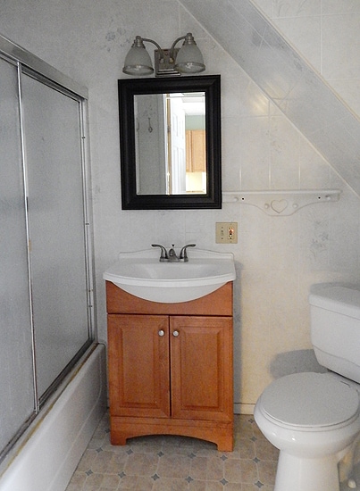 Building Photo - $1500 / 2 bdrm / 775ft2 – Brewer - Union St. – 1st Floor -  W/D Hookup