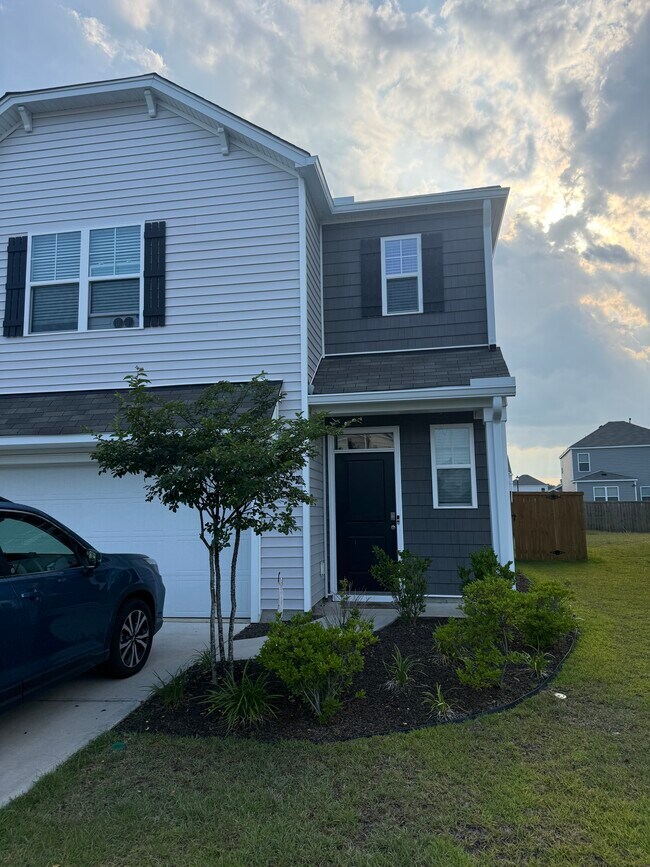 Building Photo - 307 Black Birch Dr
