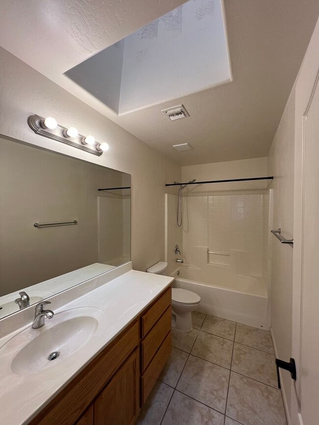 Building Photo - 4 BEDROOM IN BARKLEY RANCH!