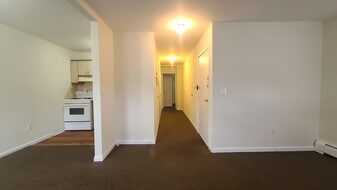 Building Photo - 77 Colgate St