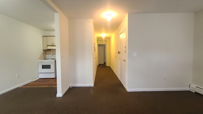 Building Photo - 77 Colgate St