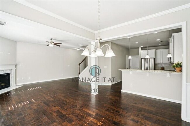 Building Photo - Move-in-ready 3 bedroom townhome in Duluth
