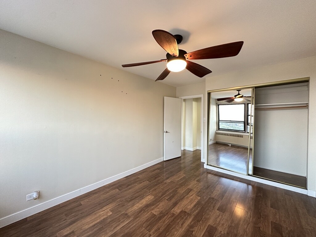 Building Photo - 4180 N Marine Dr