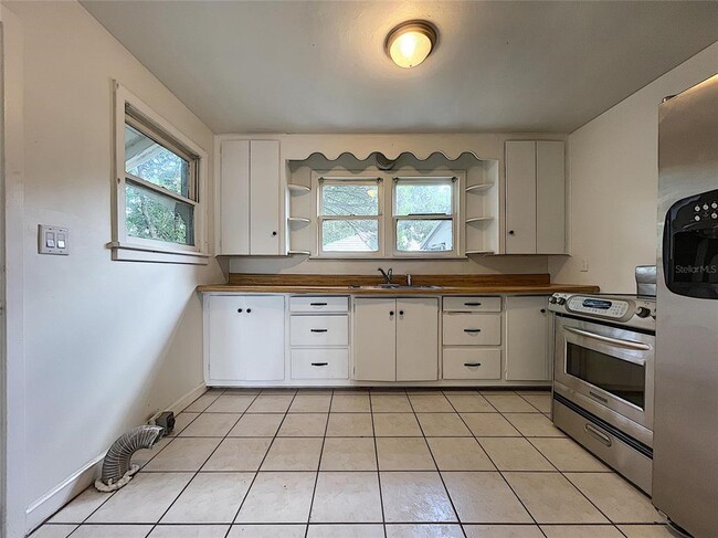 Building Photo - 2938 Avenue G NW