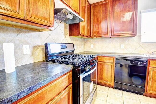 Building Photo - 17018 Midnight Sun Ln
