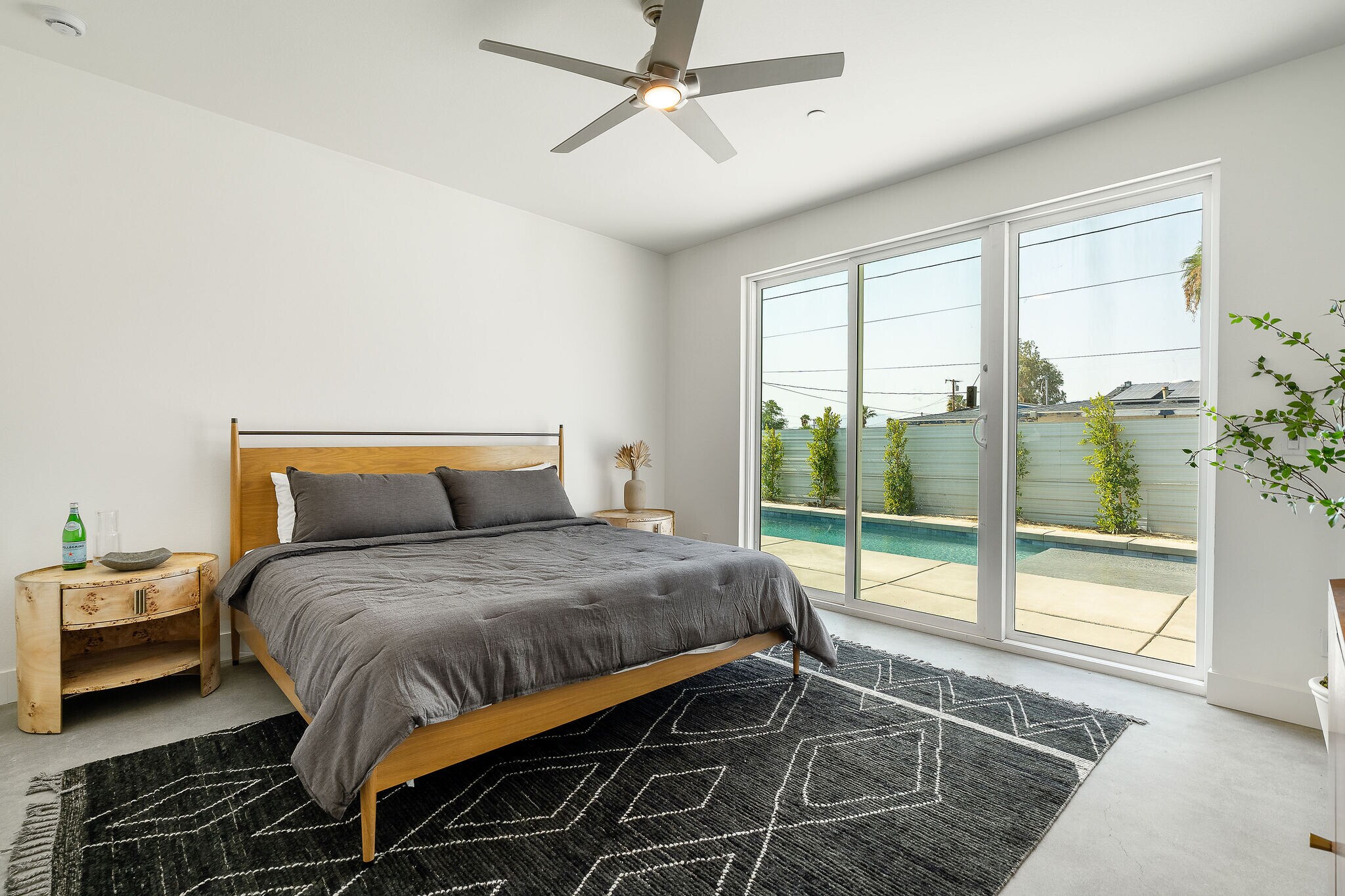 Building Photo - 361 W Sunview Ave