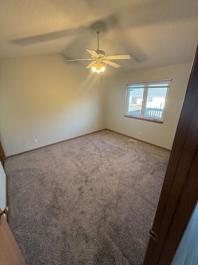 Building Photo - 4637 Twain St