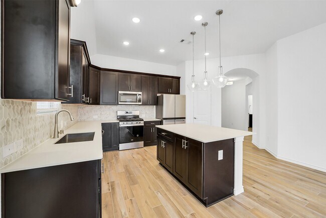 Building Photo - 1309 Tan Gable Ln